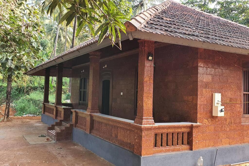 Traditional Kerala Heritage Villa Kuttyadi Exteriér fotografie